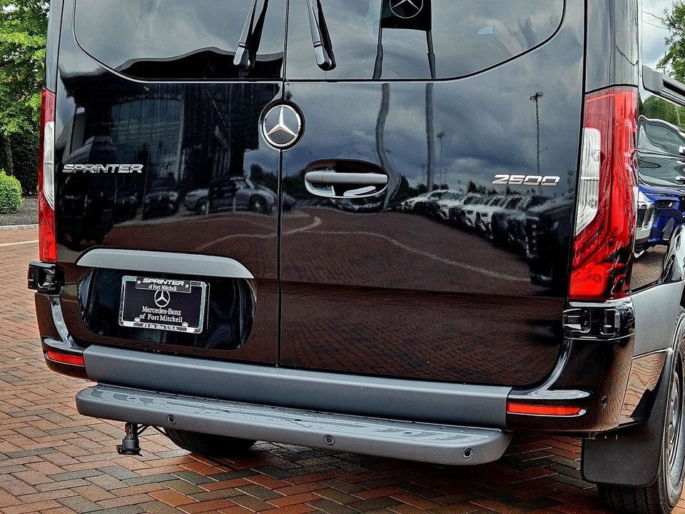 2025 Mercedes-Benz VS30 Sprinter - Image 10 of 12