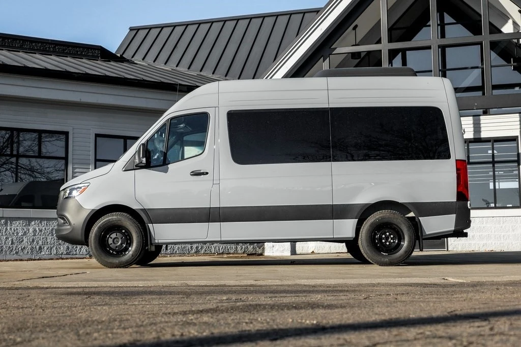 2025 Mercedes-Benz VS30 Sprinter - Image 4 of 12