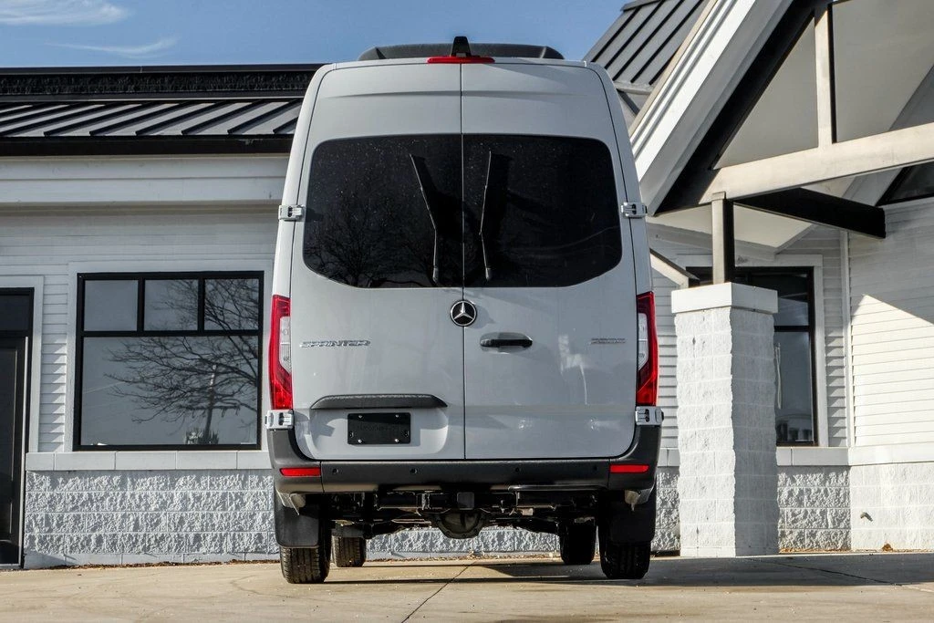 2025 Mercedes-Benz VS30 Sprinter - Image 8 of 12
