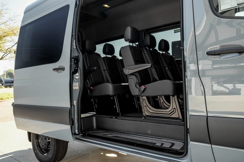 2025 Mercedes-Benz VS30 Sprinter - Image 10 of 21