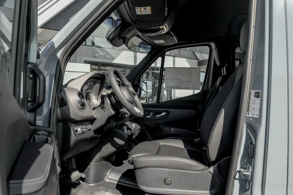 2025 Mercedes-Benz VS30 Sprinter - Image 12 of 21