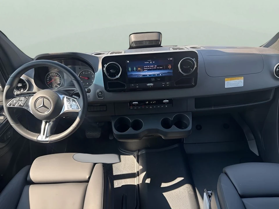 2025 Mercedes-Benz VS30 Sprinter - Image 11 of 12