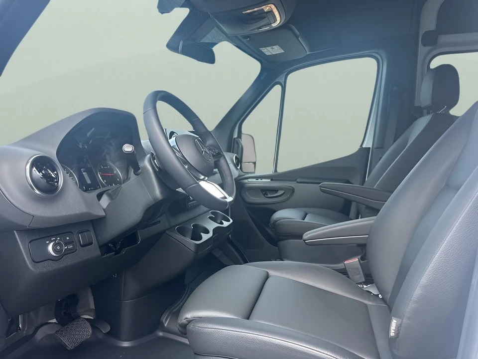 2025 Mercedes-Benz VS30 Sprinter - Image 9 of 21