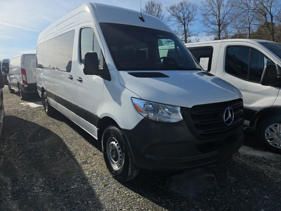2025 Mercedes-Benz VS30 Sprinter - Image 2 of 5