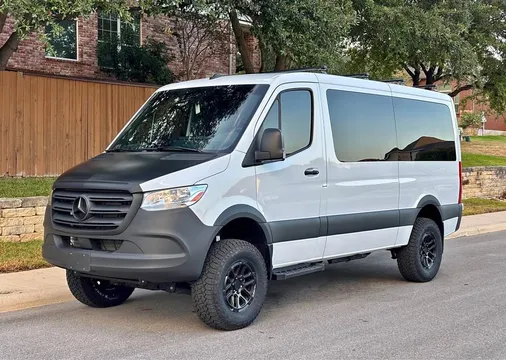 2025 Mercedes-Benz Sprinter 2500 Passenger 4x4 Low Roof