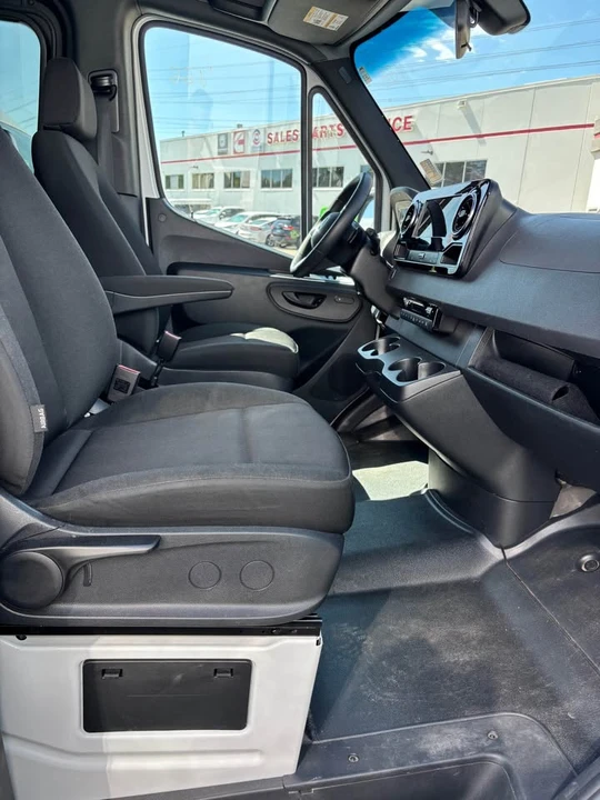 2025 Mercedes-Benz VS30 Sprinter - Image 15 of 16