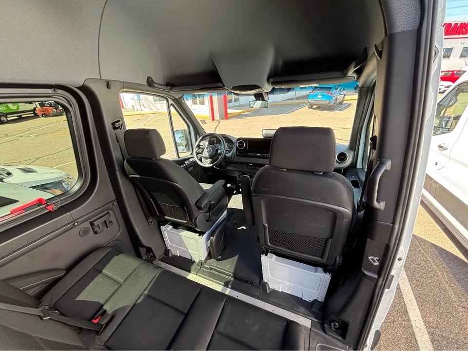 2025 Mercedes-Benz VS30 Sprinter - Image 13 of 16