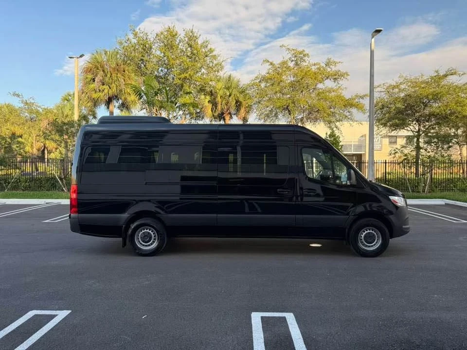 2025 Mercedes-Benz VS30 Sprinter - Image 4 of 15