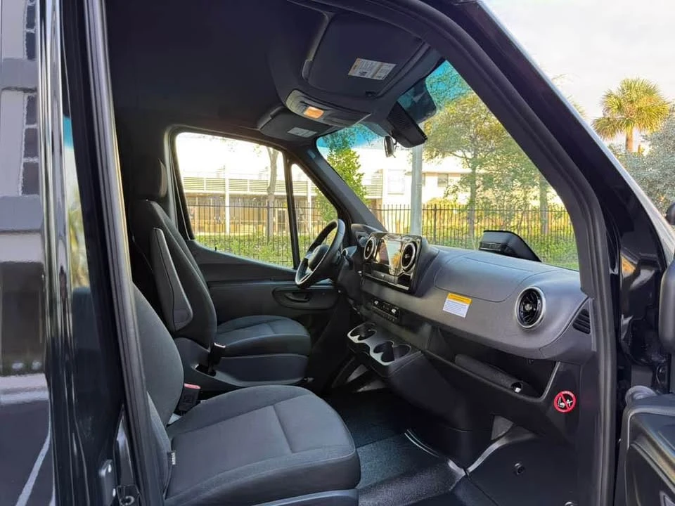 2025 Mercedes-Benz VS30 Sprinter - Image 9 of 15