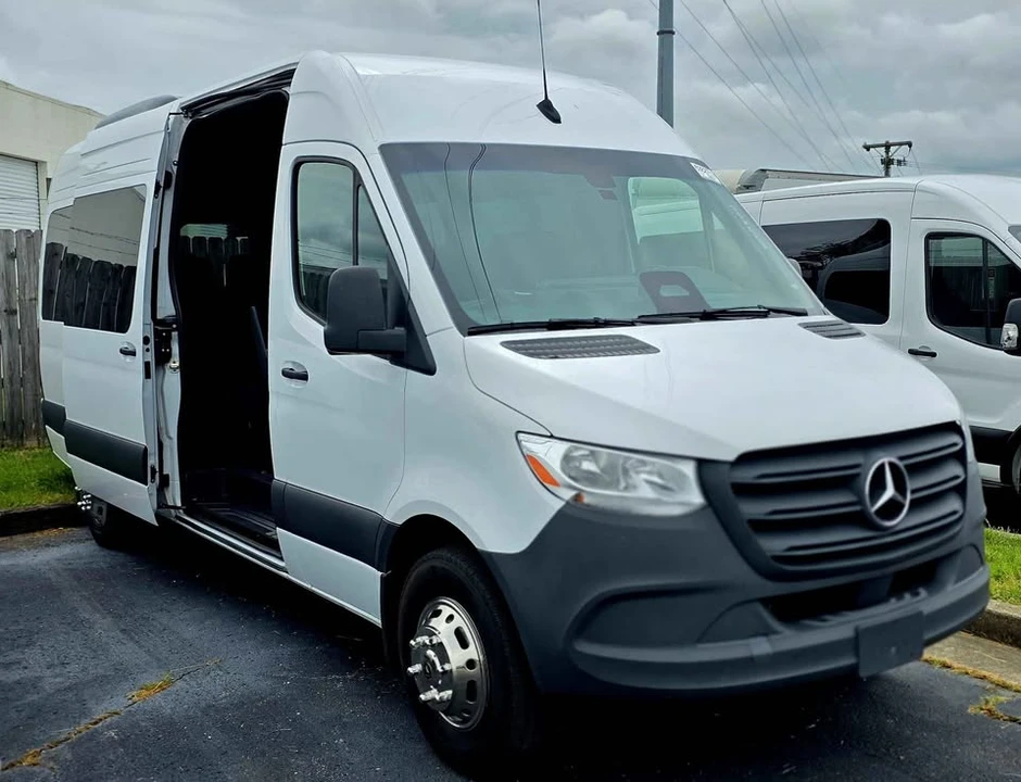 2025 Mercedes-Benz VS30 Sprinter - Image 3 of 17
