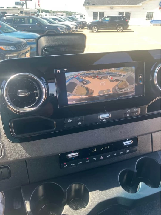 2025 Mercedes-Benz VS30 Sprinter - Image 10 of 13