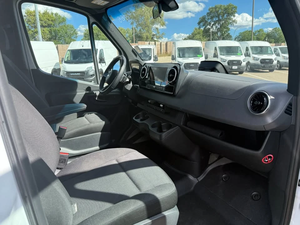 2025 Mercedes-Benz VS30 Sprinter - Image 8 of 13