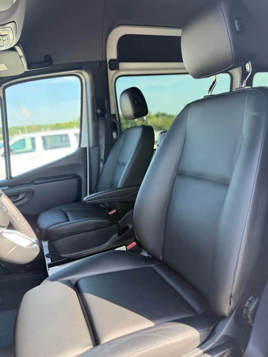 2025 Mercedes-Benz VS30 Sprinter - Image 8 of 12