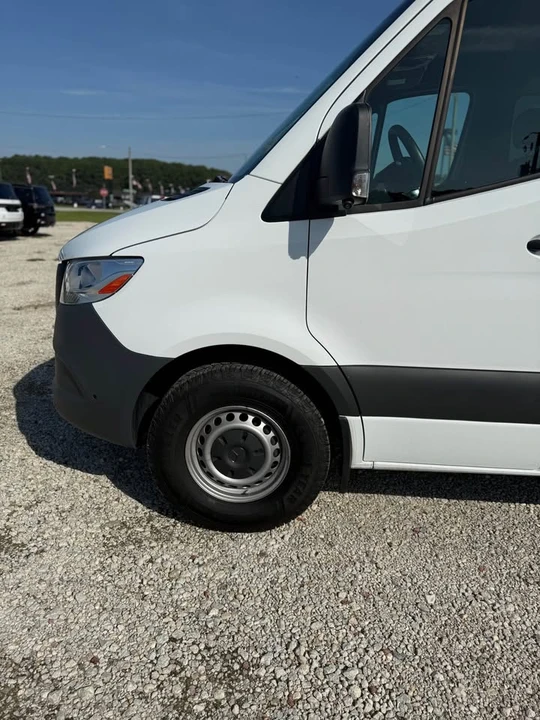 2025 Mercedes-Benz VS30 Sprinter - Image 5 of 12