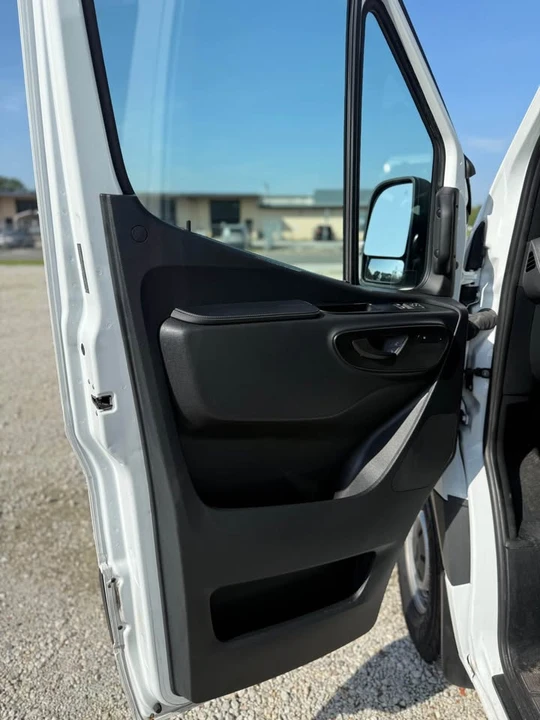 2025 Mercedes-Benz VS30 Sprinter - Image 6 of 12