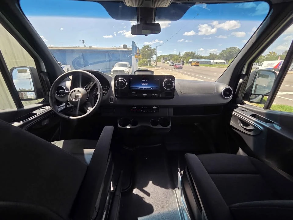 2025 Mercedes-Benz VS30 Sprinter - Image 12 of 13