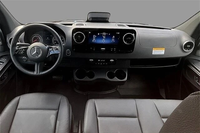 2025 Mercedes-Benz VS30 Sprinter - Image 7 of 12