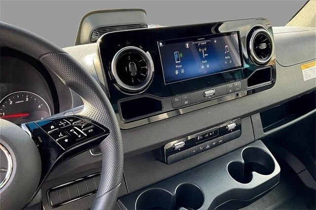 2025 Mercedes-Benz VS30 Sprinter - Image 10 of 12