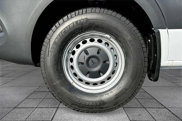 2025 Mercedes-Benz VS30 Sprinter - Image 15 of 18