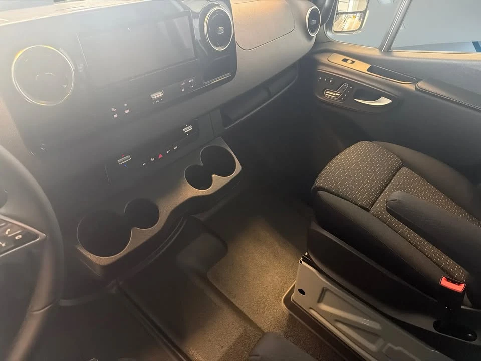 2025 Mercedes-Benz VS30 Sprinter - Image 11 of 20