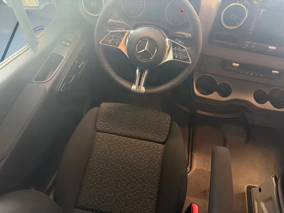 2025 Mercedes-Benz VS30 Sprinter - Image 18 of 20