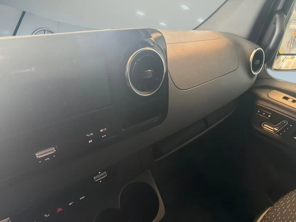 2025 Mercedes-Benz VS30 Sprinter - Image 13 of 20