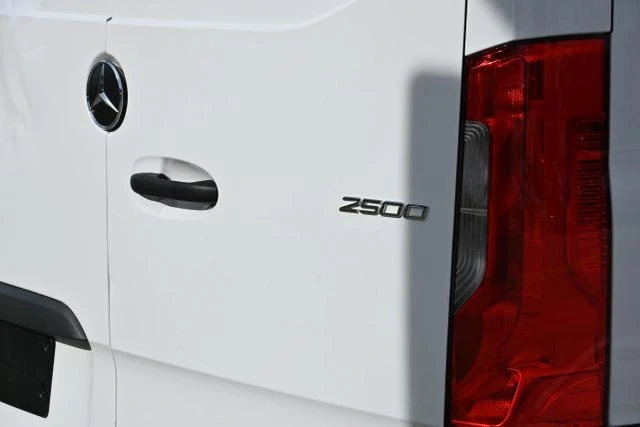 2025 Mercedes-Benz VS30 Sprinter - Image 9 of 19