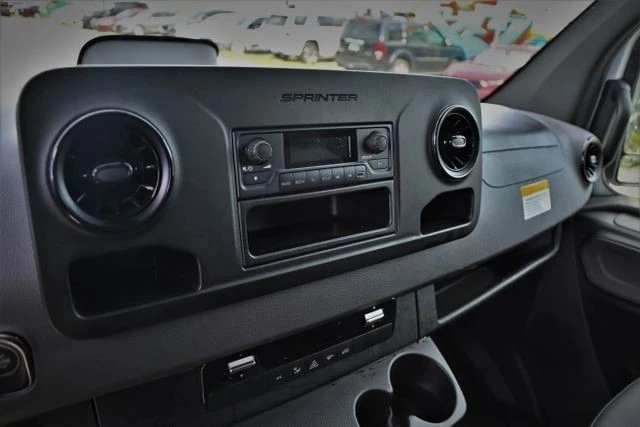 2025 Mercedes-Benz VS30 Sprinter - Image 14 of 19