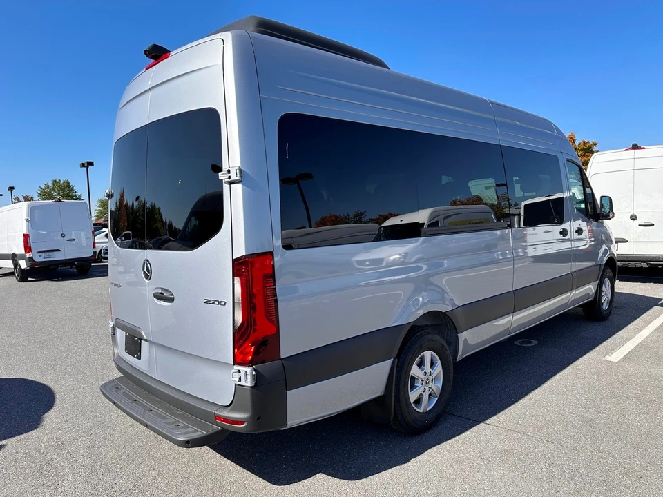 2025 Mercedes-Benz VS30 Sprinter - Image 4 of 21