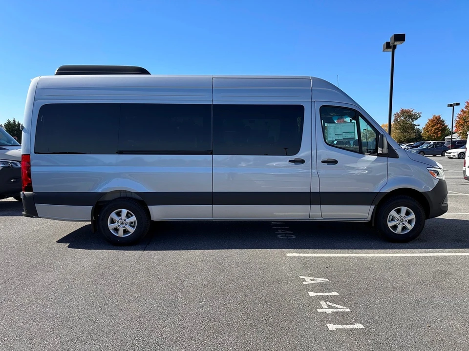 2025 Mercedes-Benz VS30 Sprinter - Image 3 of 21