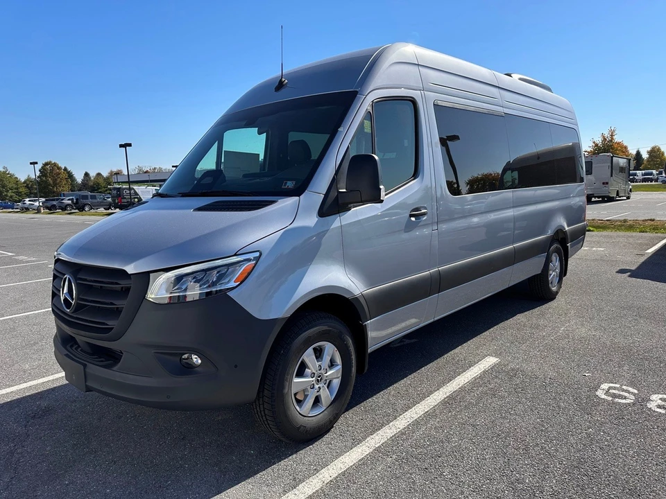 2025 Mercedes-Benz VS30 Sprinter - Image 8 of 21