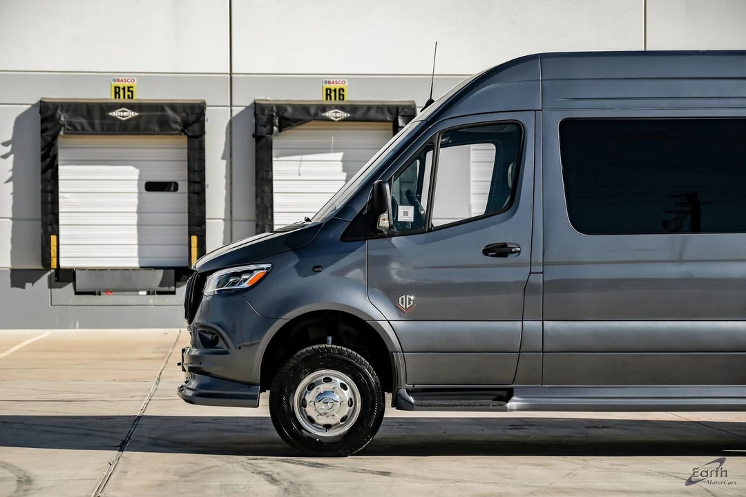 2025 Mercedes-Benz VS30 Sprinter - Image 8 of 12