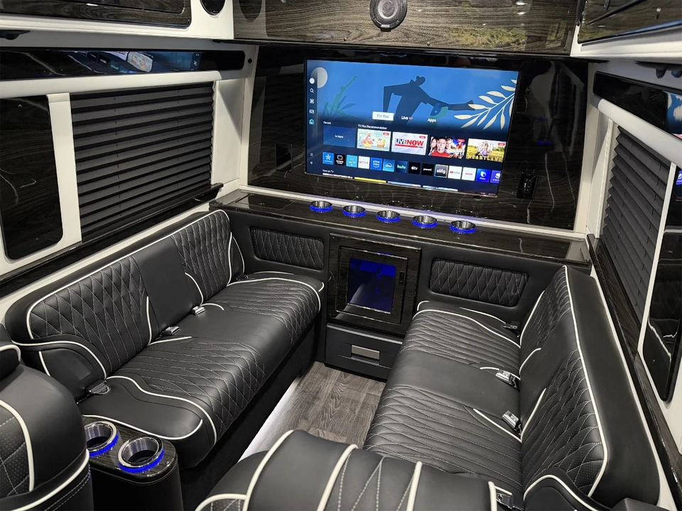 2025 Mercedes-Benz VS30 Sprinter - Image 9 of 12
