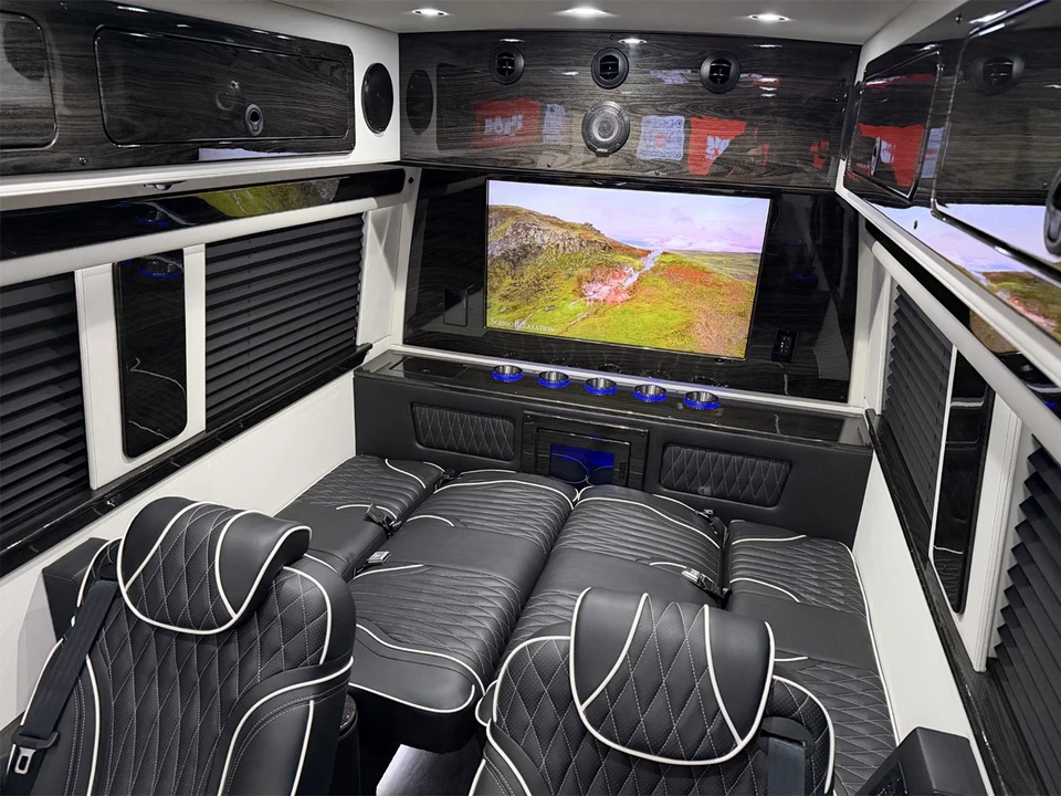 2025 Mercedes-Benz VS30 Sprinter - Image 4 of 12