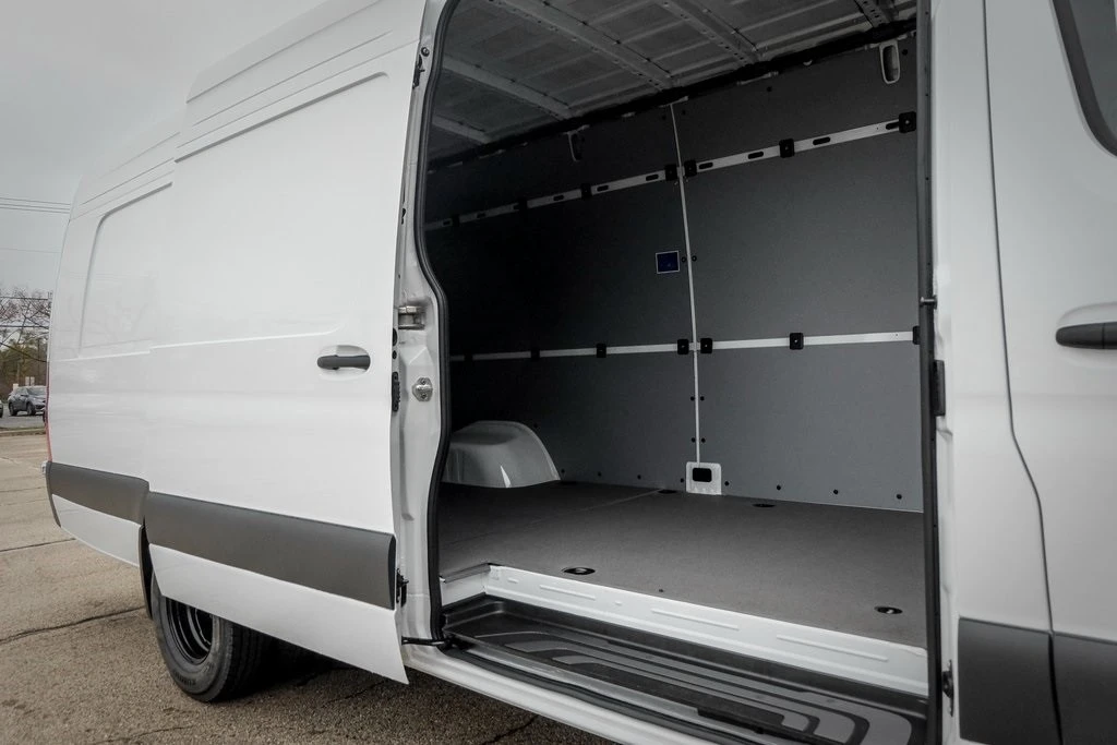 2025 Mercedes-Benz VS30 Sprinter - Image 11 of 12