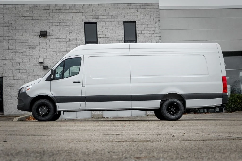 2025 Mercedes-Benz VS30 Sprinter - Image 4 of 12
