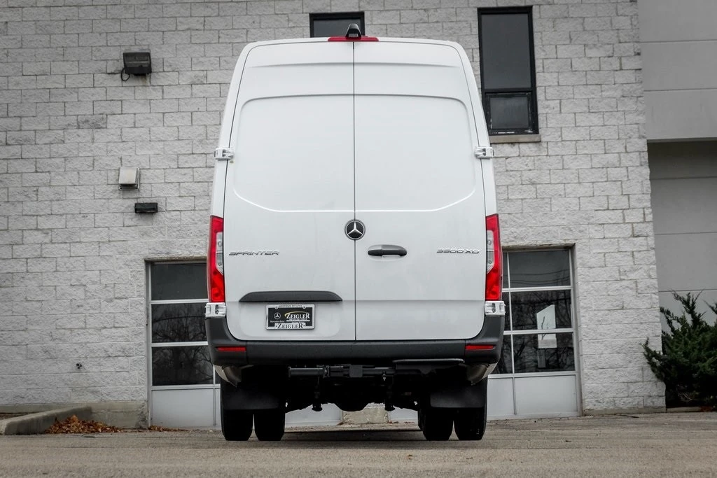 2025 Mercedes-Benz VS30 Sprinter - Image 9 of 12