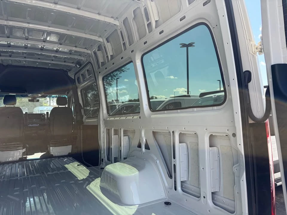 2025 Mercedes-Benz VS30 Sprinter - Image 9 of 17