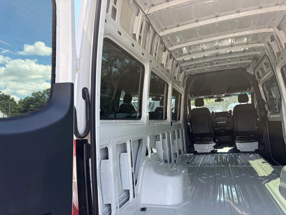 2025 Mercedes-Benz VS30 Sprinter - Image 8 of 17