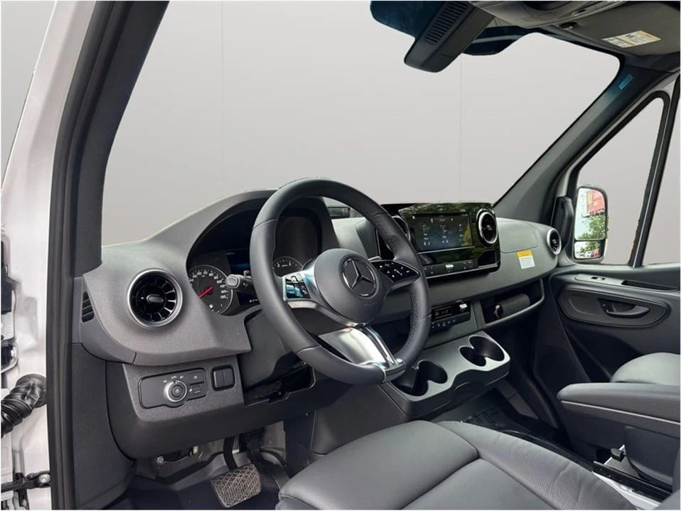 2025 Mercedes-Benz VS30 Sprinter - Image 6 of 20