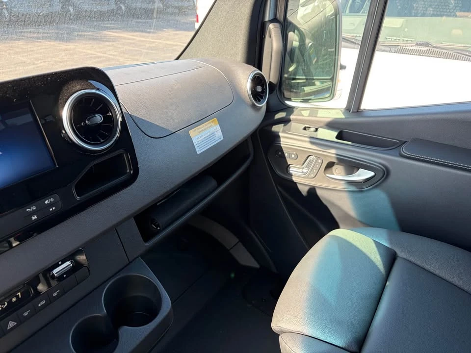 2025 Mercedes-Benz VS30 Sprinter - Image 11 of 13