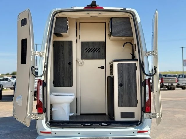 2025 Mercedes-Benz VS30 Sprinter - Image 8 of 20