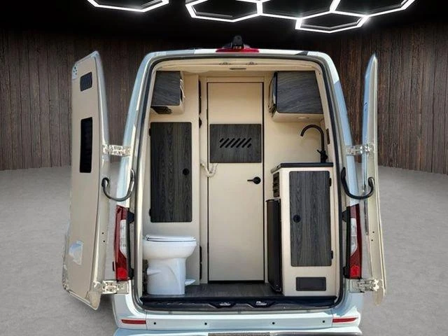2025 Mercedes-Benz VS30 Sprinter - Image 8 of 20