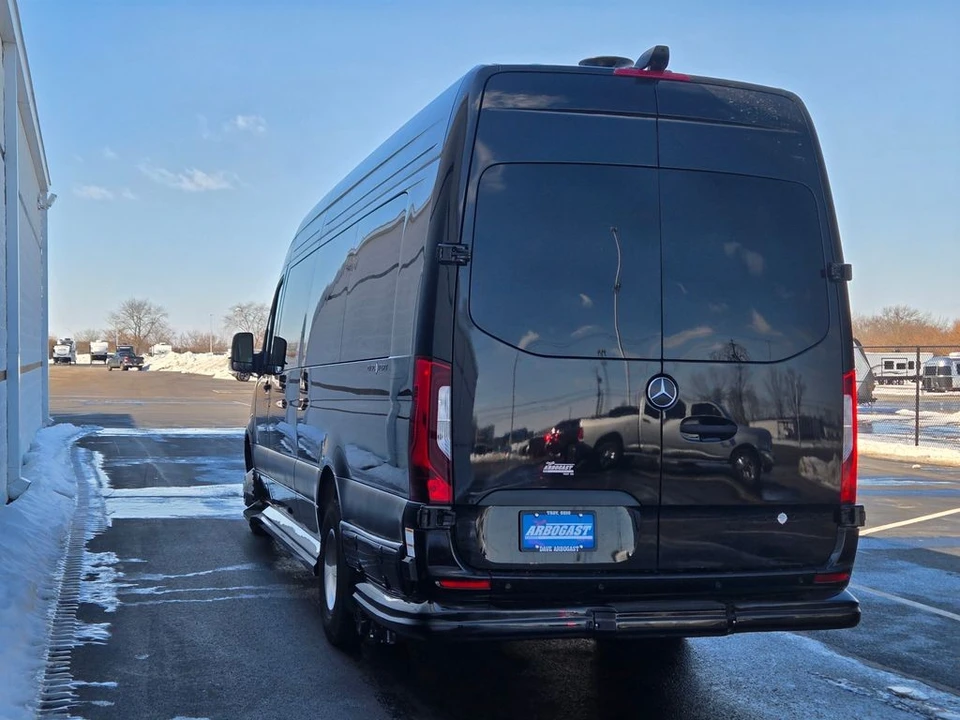 2025 Mercedes-Benz VS30 Sprinter - Image 11 of 21