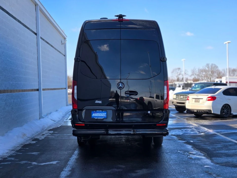 2025 Mercedes-Benz VS30 Sprinter - Image 10 of 21