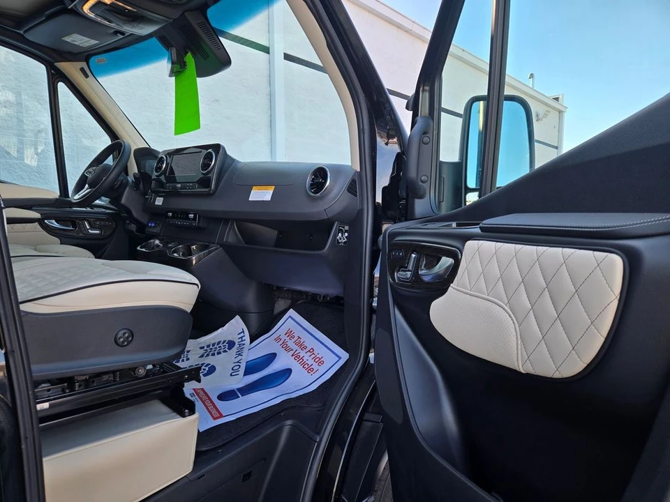 2025 Mercedes-Benz VS30 Sprinter - Image 19 of 21