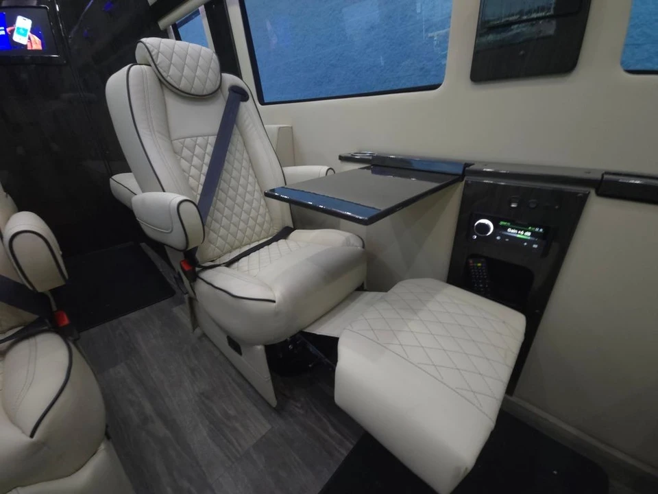 2025 Mercedes-Benz VS30 Sprinter - Image 14 of 21