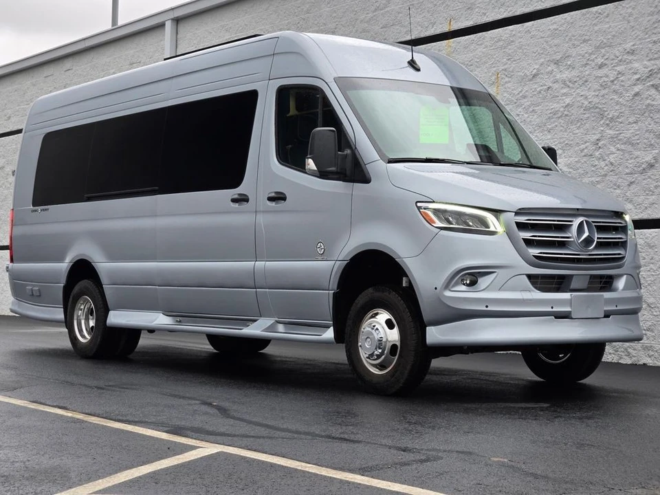 2025 Mercedes-Benz VS30 Sprinter - Image 3 of 12