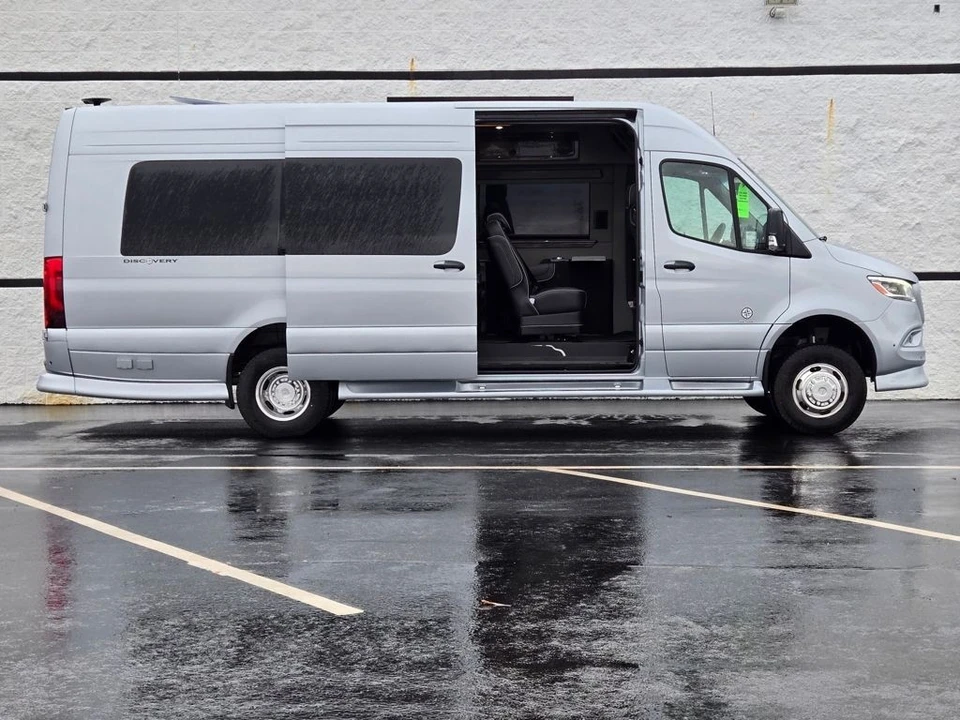 2025 Mercedes-Benz VS30 Sprinter - Image 9 of 12