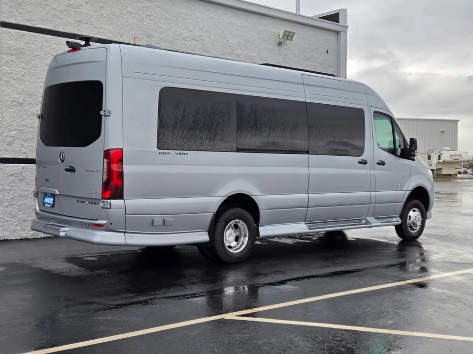 2025 Mercedes-Benz VS30 Sprinter - Image 10 of 12